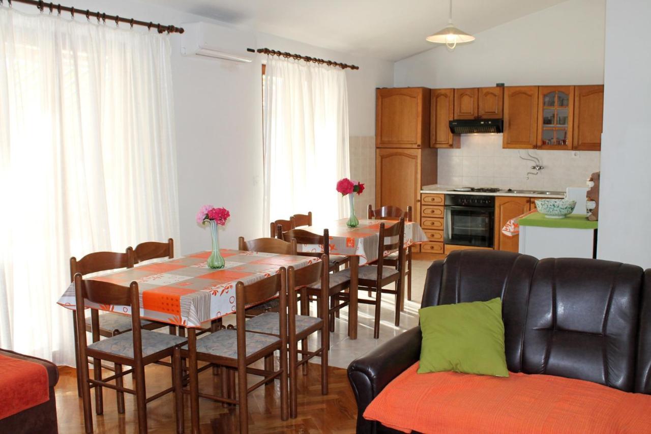 Apartments With A Parking Space Kastel Stafilic, Kastela - 5219 Екстер'єр фото